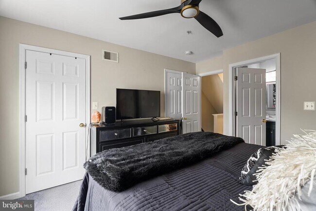 Building Photo - 5804 Summers Grove Rd