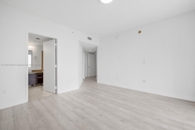 Building Photo - 185 SW 7th St