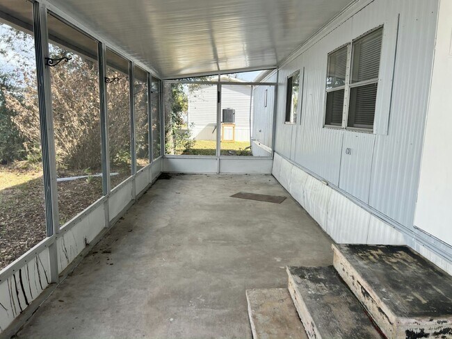 Building Photo - 133 Lakeside Garden Cir