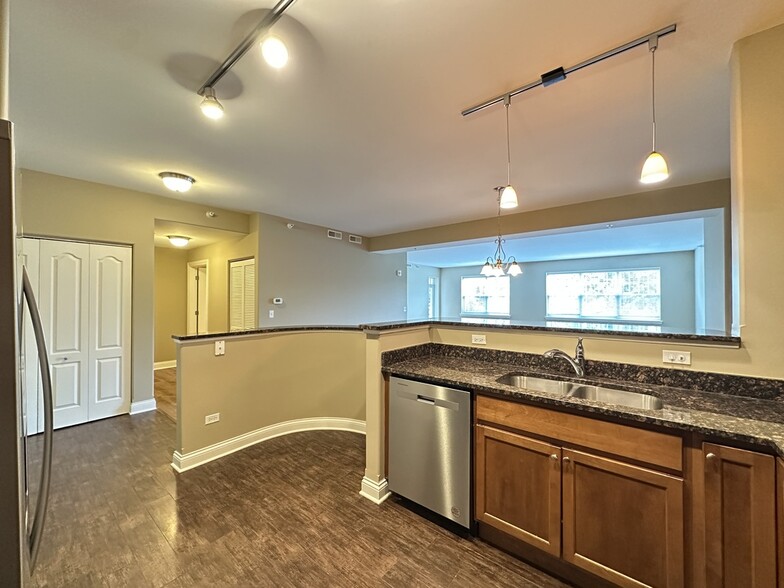 Building Photo - 2 Itasca Place