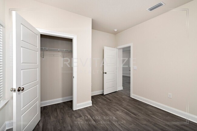 Building Photo - COMING SOON Newly Built 4 Bed 2 Bath Craftsman Home in Spanish Fort with Deck