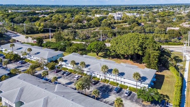 Building Photo - 2300 SW 22nd Ave