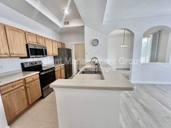 Building Photo - 12016 Villanova Dr