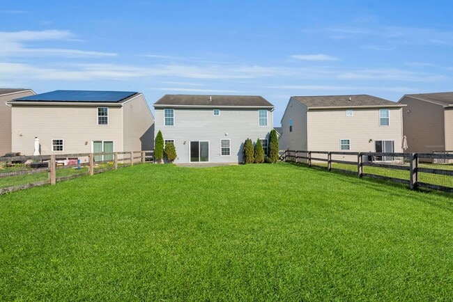 Building Photo - Goshen- 3bed 2.5 bath home ready for the summer cookouts