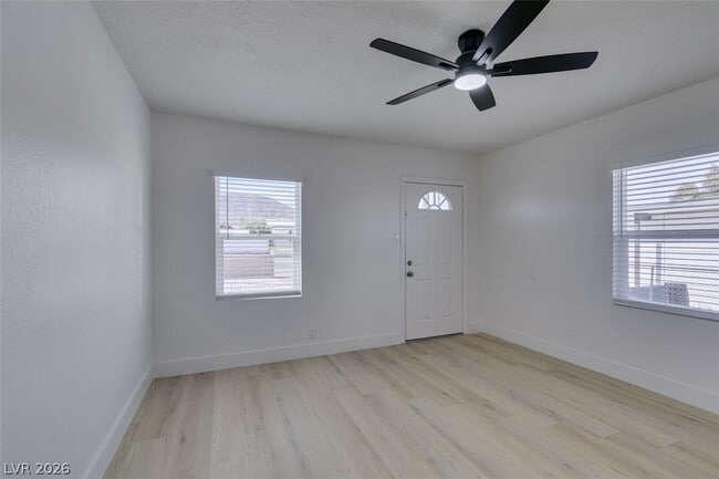 Building Photo - 254 W Basic Rd