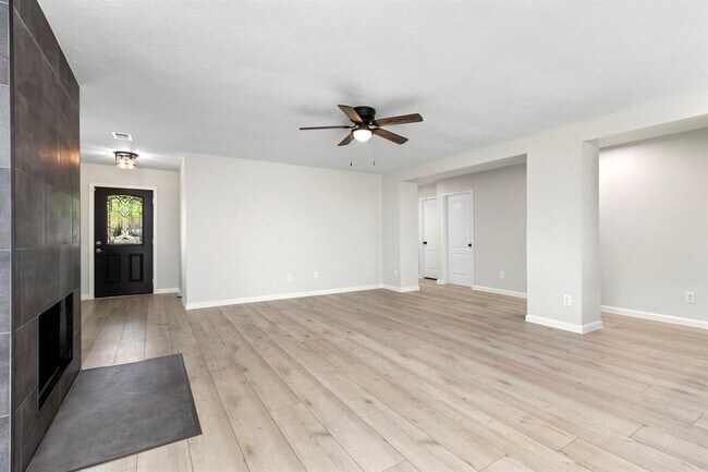 Building Photo - 1204 Gerona Blvd