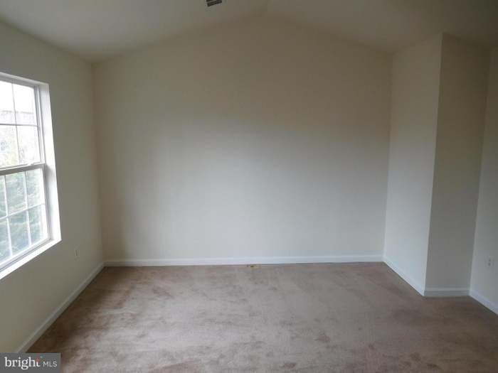 Building Photo - 5634 Crestwood Ct