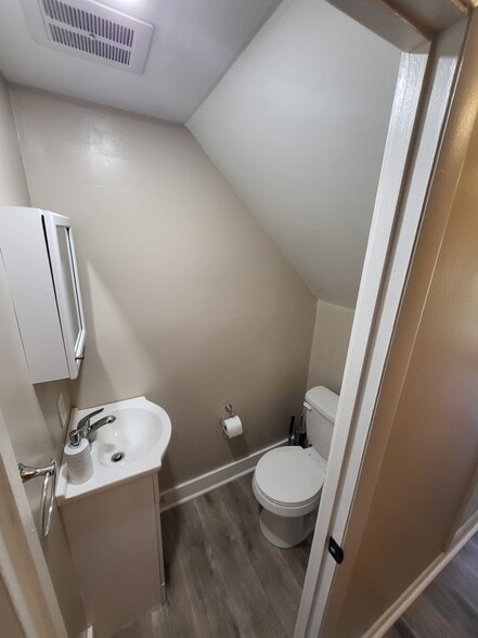 Bathroom Half - 152 Seagull Dr