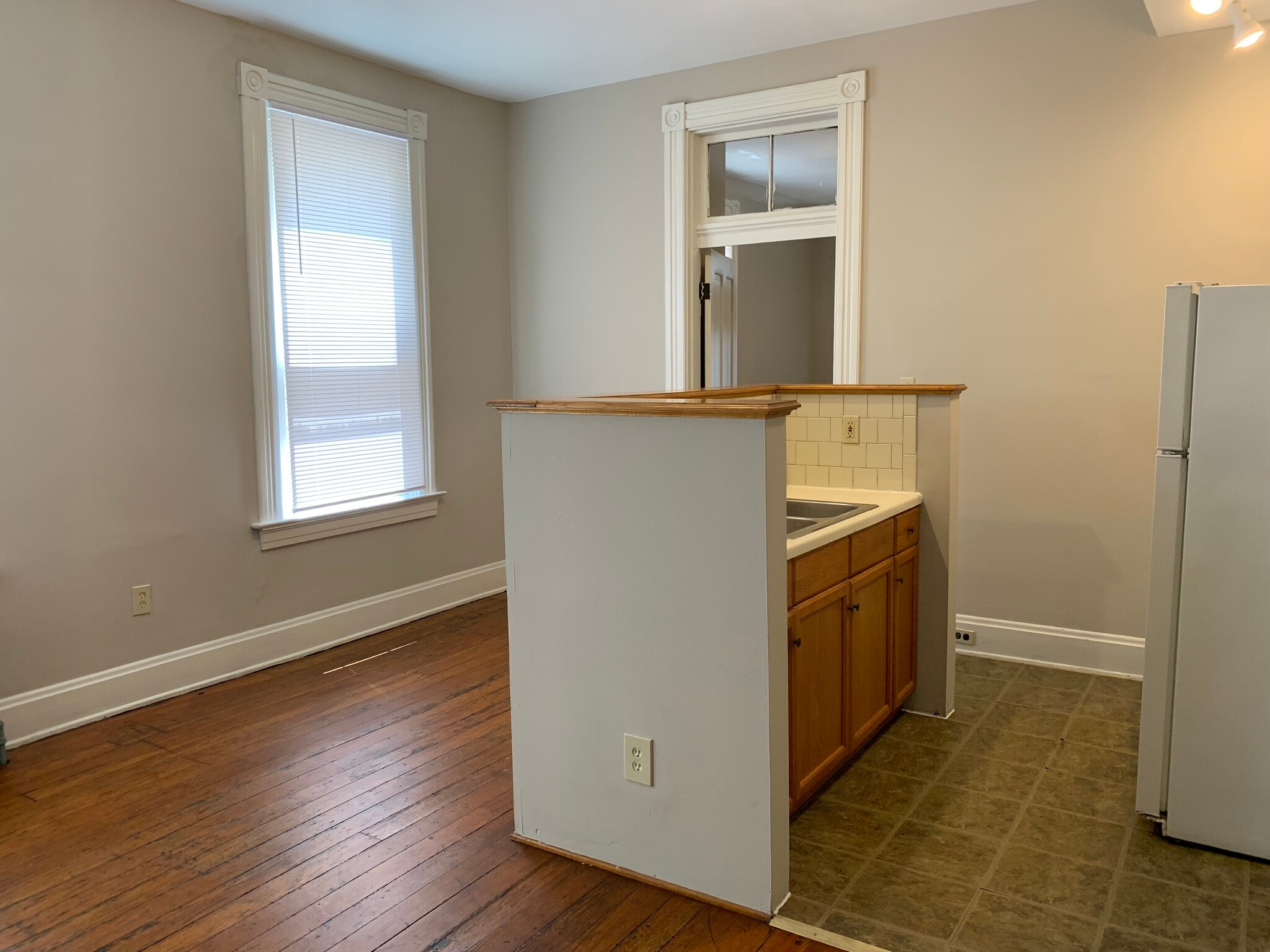 Building Photo - 2248 Flora St