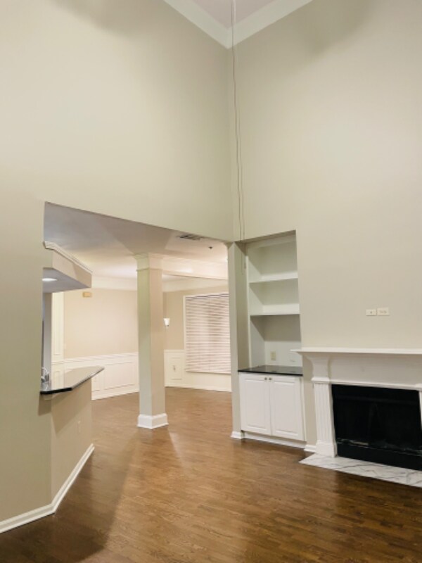 Building Photo - 518 Sandringham Dr