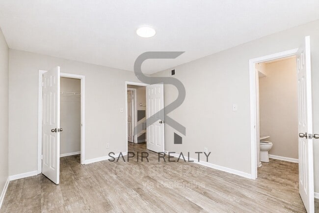 Building Photo - 2055 Alison Ct SW