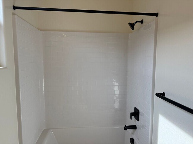 Building Photo - Brand New Home for rent in Visalia
