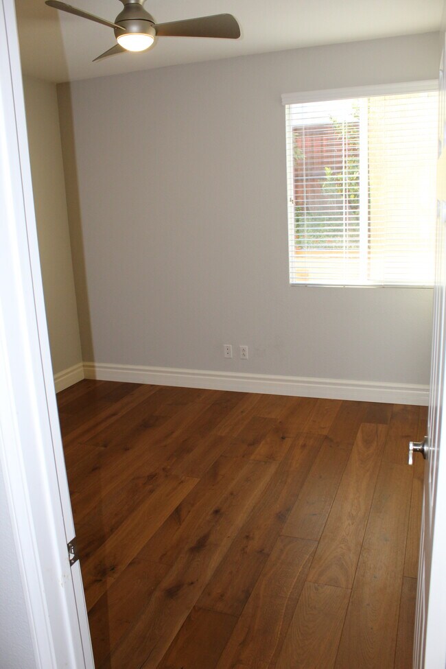 Building Photo - 35703 Date Palm St