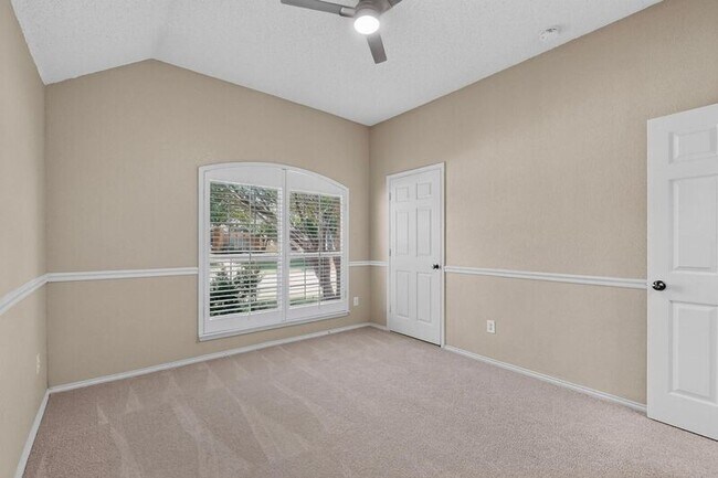 Building Photo - 10201 Max Ln