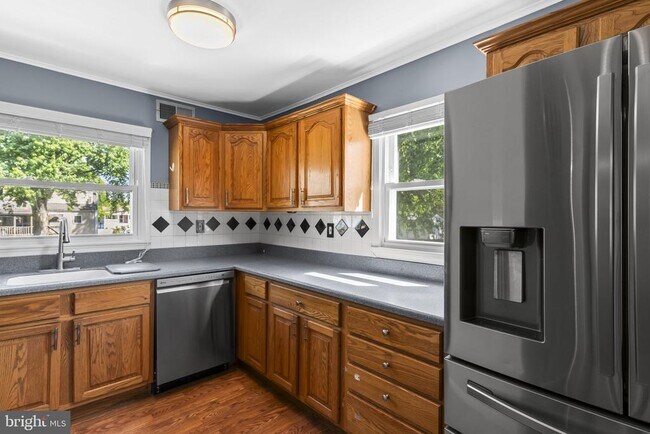 Building Photo - 7596 Amherst Dr