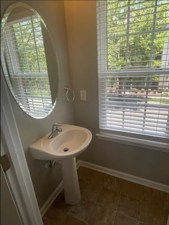 Building Photo - Blakeney Greens 3 bedrooms and 4 full bath...