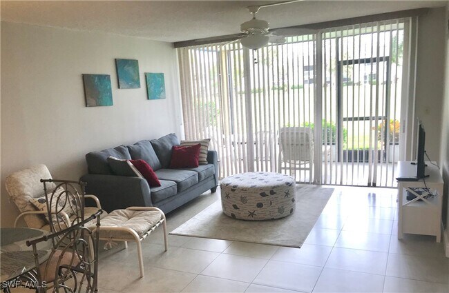 Building Photo - 1085 Forest Lakes Dr