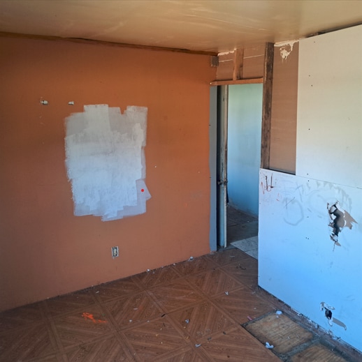 Building Photo - 2502 Lakeview Ave