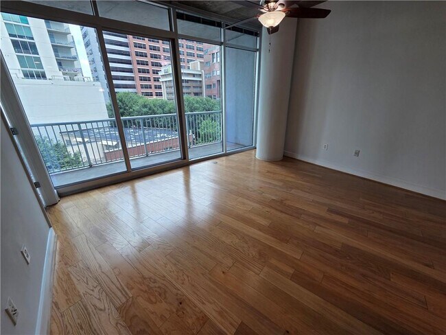 Building Photo - 44 Peachtree Pl NE