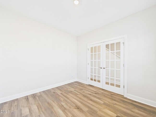 Building Photo - 110 Symmetry Lp