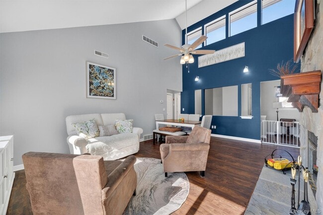 Building Photo - 72 Old Farm Ln