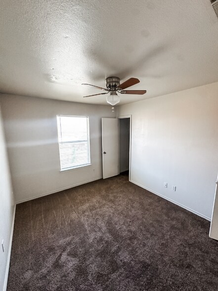 Building Photo - 1604 Windward Dr