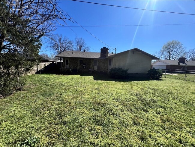 Building Photo - 1402 Westwood Ave