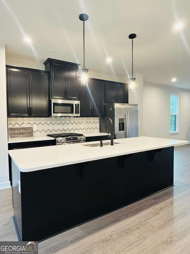 Building Photo - 420 Thatch Ter