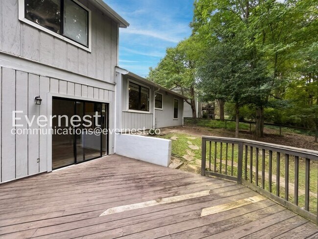 Building Photo - 640 Cranberry Trail