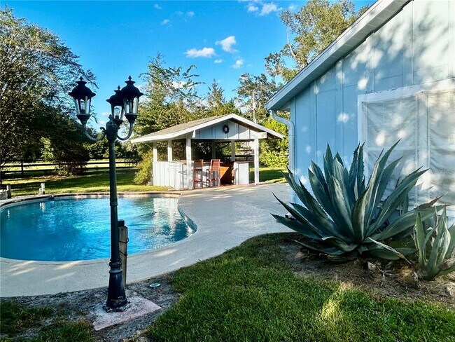 Building Photo - 9422 NW 125th Ave