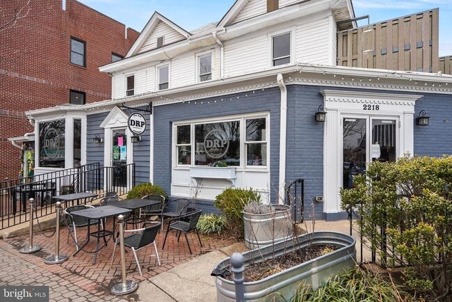 Building Photo - 19 Clifford Ave