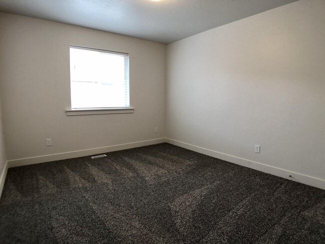 Building Photo - 437 S 1400 E