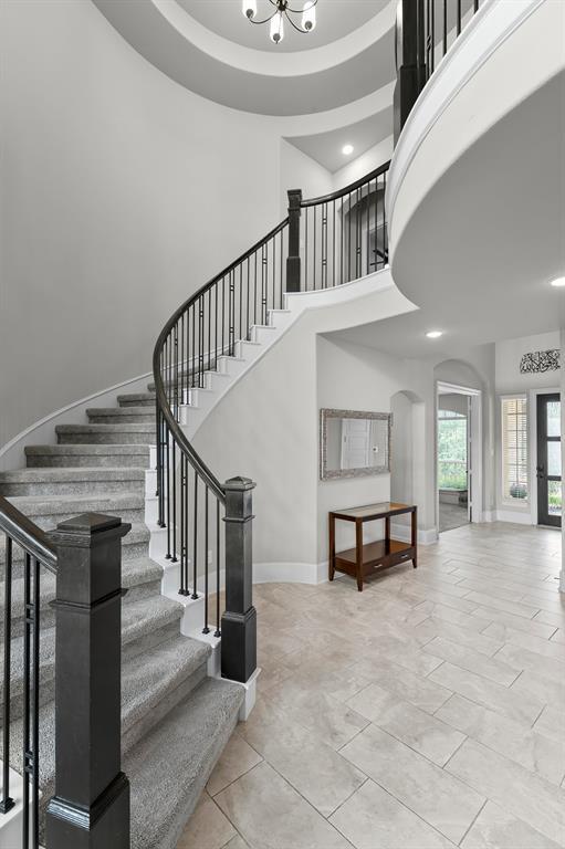 Building Photo - 508 Hidden Creek Way