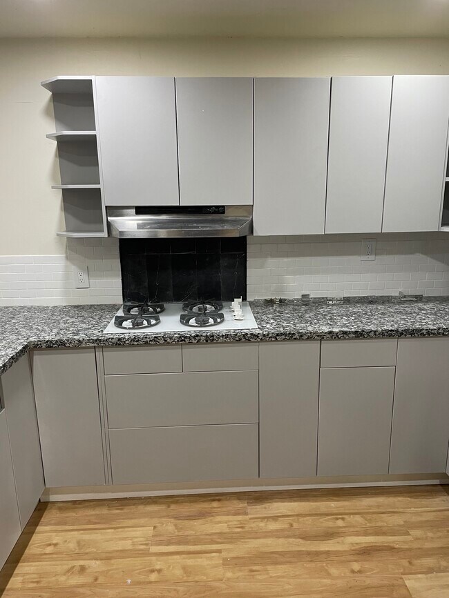 Primary Photo - 902 S Una Ave