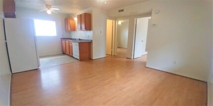 Building Photo - 2/1 Fourplex Unit for Lease in Northgate, Easy Bike Ride to Campus!