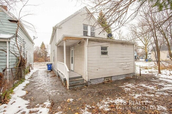 Building Photo - 1114 E 77th St