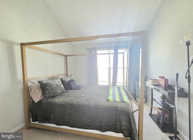 Building Photo - 1604 Post Oak Dr