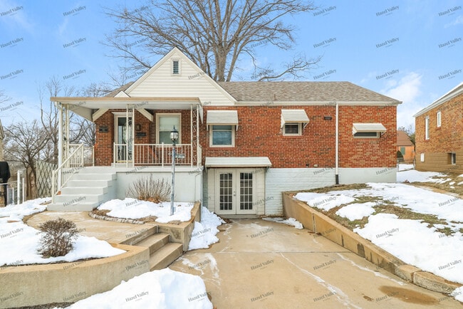 Building Photo - 180 Lemay Gardens Dr