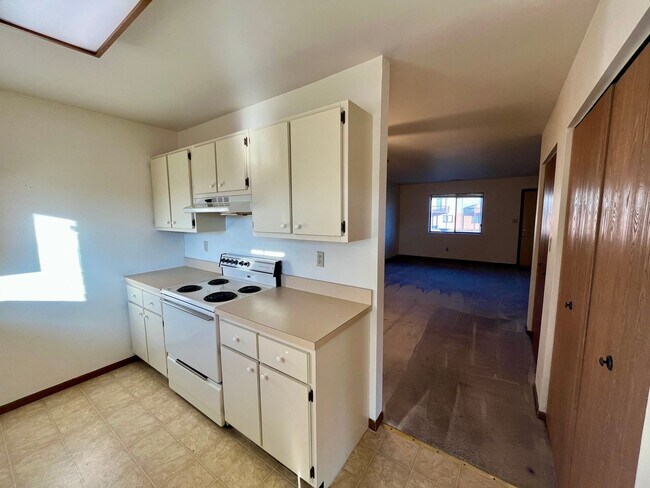 Building Photo - 2 Bed | 2 Bath | Apartment