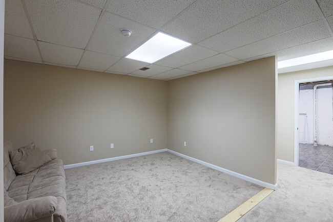 Building Photo - 1020 Dartmouth Glen Way