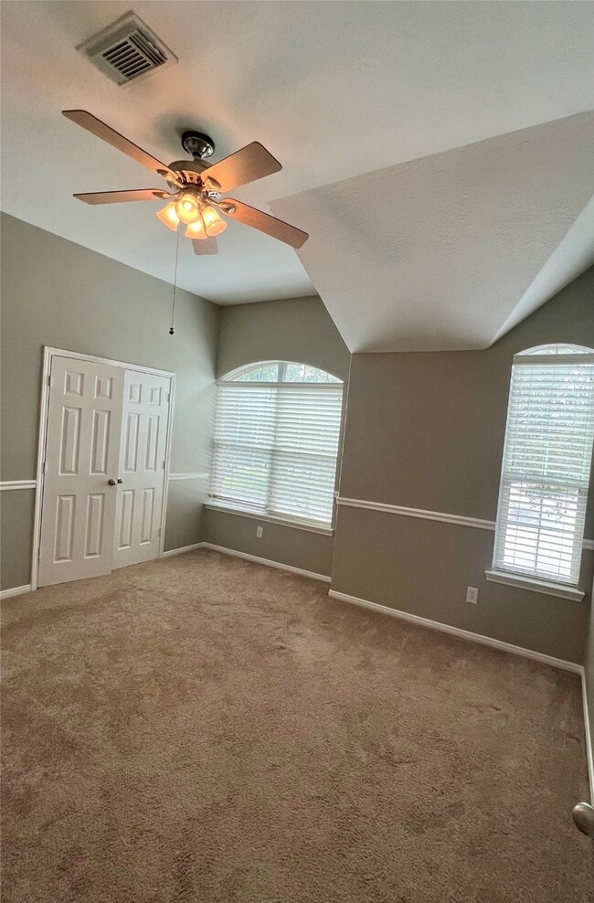 Building Photo - 411 White Oak Pointe Dr