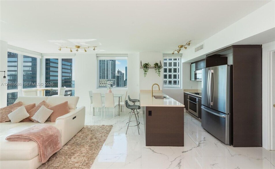 Building Photo - 500 Brickell Ave