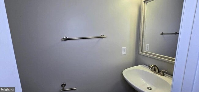 Building Photo - 3591 Laurel View Ct