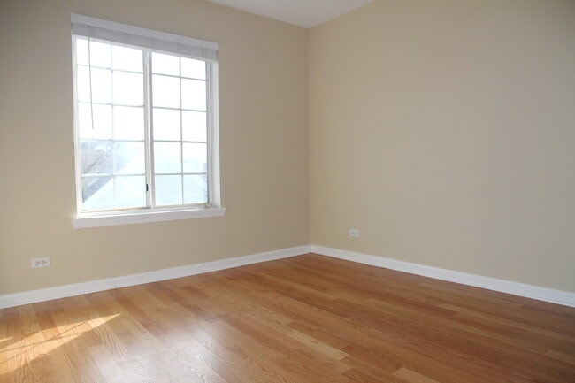 Building Photo - 2226 Daybreak Dr