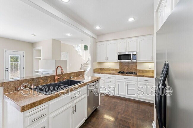 Building Photo - 137 Woodcrest Dr