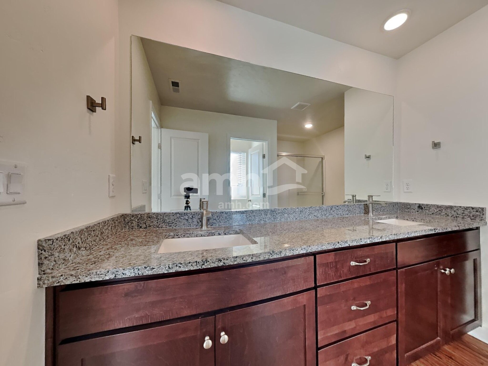 Building Photo - 5043 W Milliron Dr