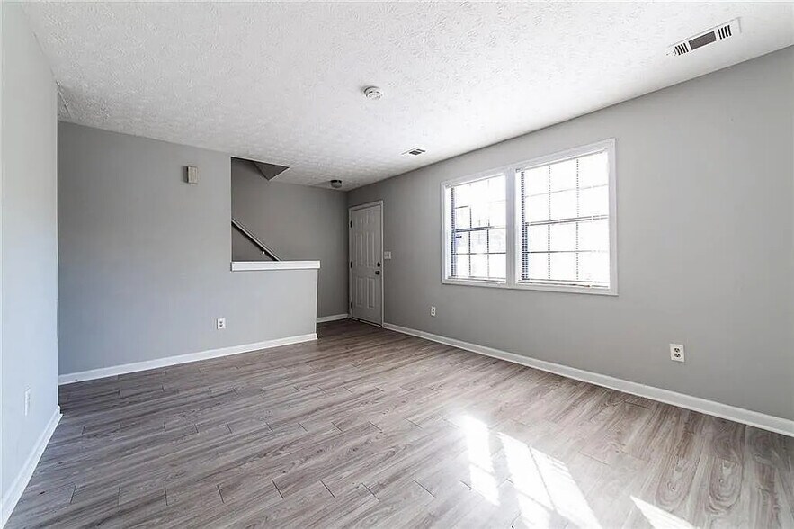 Living room - 732 S Candler St