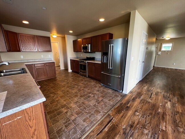 Building Photo - Dupont 3 bedroom Home for Rent
