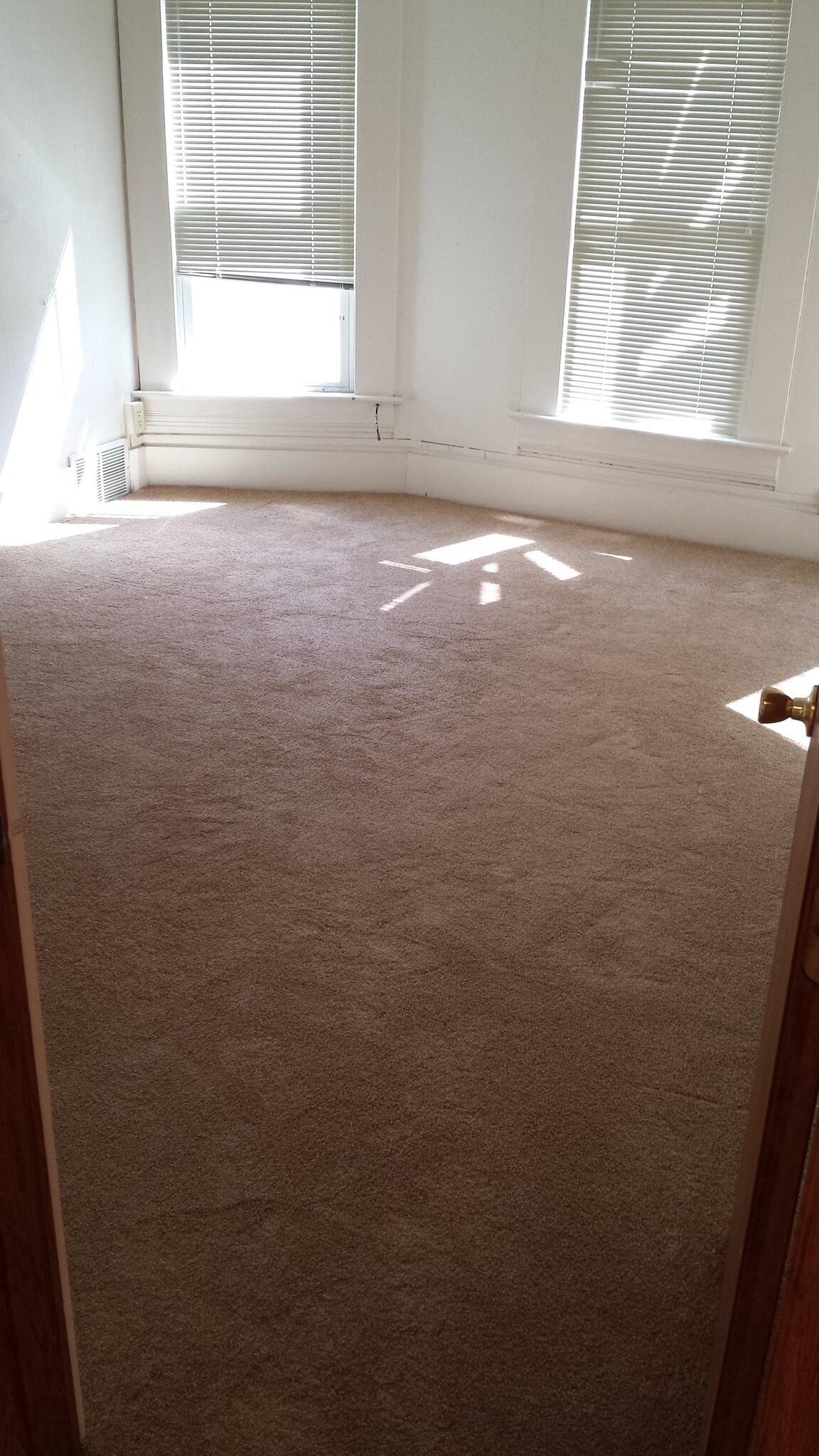 Building Photo - 906 Vine St