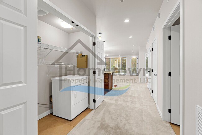 Building Photo - 355 W Waterside Dr